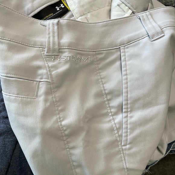 Women’s underarmour shorts size 6 - Picture 3 of 4